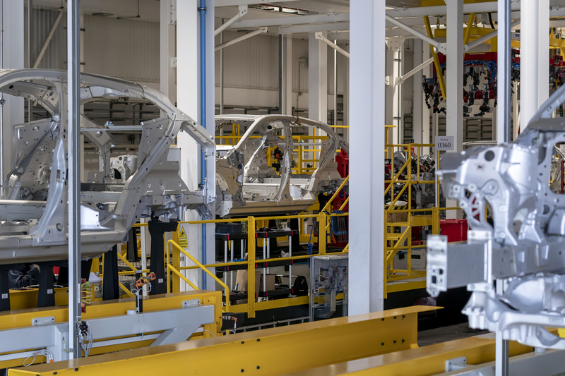 新型DBXの生産の様子