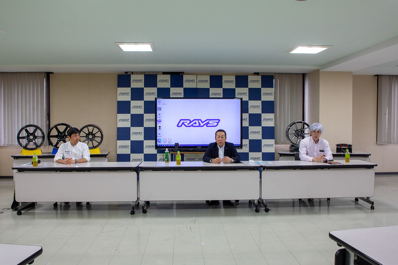 左から株式会社レイズエンジニアリング 設計開発部 部長 伊藤和則氏、株式会社レイズ 代表取締役社長 三根茂留氏、同 執行役員 第一商品企画部 部長 加藤照幸氏