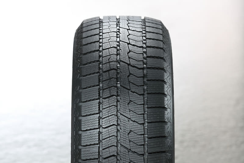 新型スタッドレスタイヤのオブザーブ・ギズ2