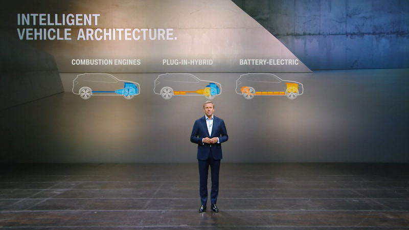 X3においてガソリンモデル、ディーゼルモデル、PHV（プラグインハイブリッド）モデル、EVモデルといったパワートレーンを選択できるようになった