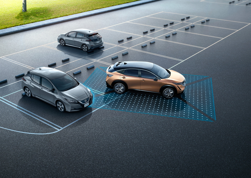 リーフと同じく「プロパイロット パーキング」を搭載