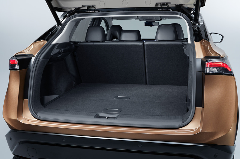 新型アリアはCセグメントのボディサイズでありながら、Dセグメントレベルの広い室内空間を確保したという