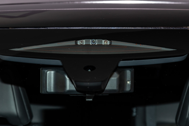 プロパイロット 2.0搭載車には3眼カメラ「Tri-Cam（トライカム）」が付く