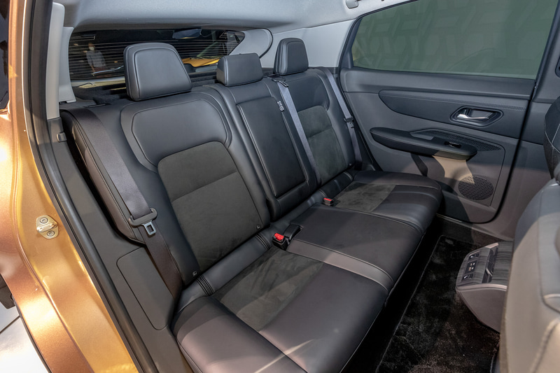 ブラックのインテリアカラー