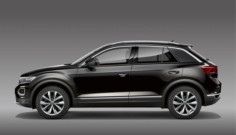 ボディカラー：ディープブラックパールエフェクト（2T）、ルーフ：ブラックルーフ