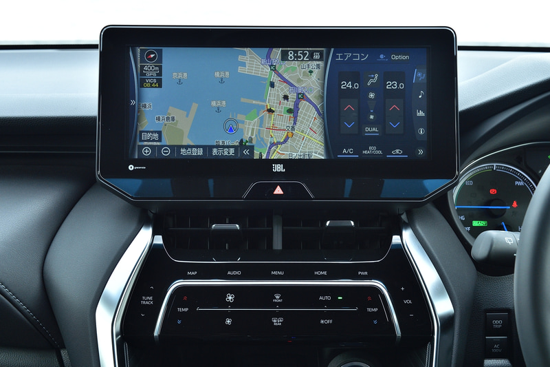 試乗車はメーカーオプションのT-Connect SDナビゲーションシステム＋JBLプレミアムサウンドシステムを装着。SDL（スマートデバイスリンク）やApple CarPlay、Android Autoといったスマートフォン連携のほか、万が一の際のヘルプネットなどの「T-Connect」機能を利用できる