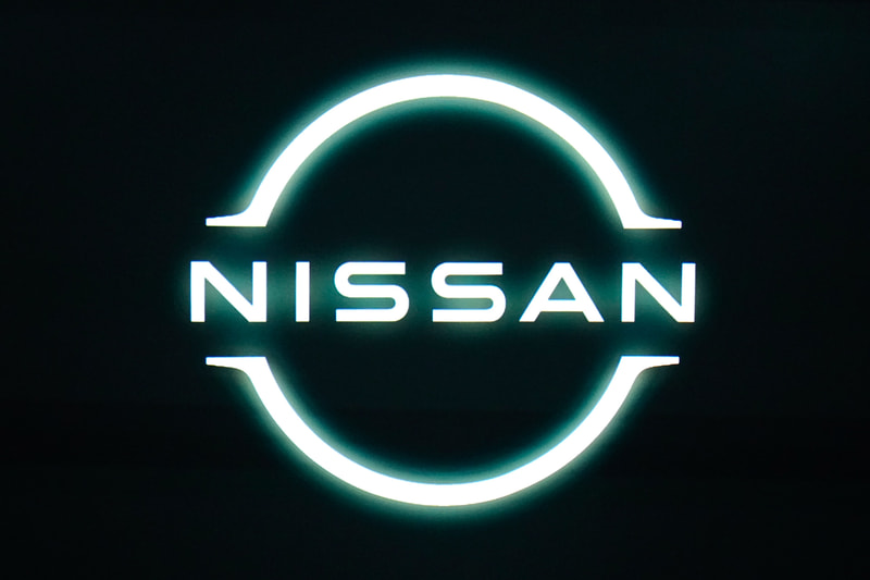 新型EVアリアとともに日産の新ブランドロゴが発表された