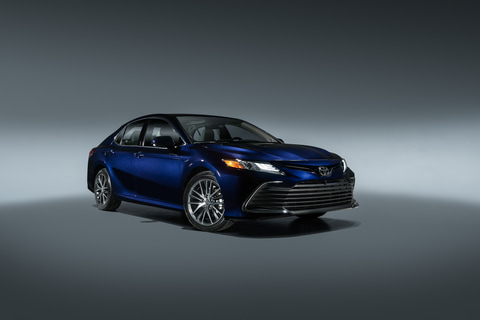 トヨタ、米国で「カムリ」2021モデル発表。ハイブリッドにスポーツ志向