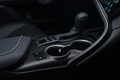 トヨタ、米国で「カムリ」2021モデル発表。ハイブリッドにスポーツ志向