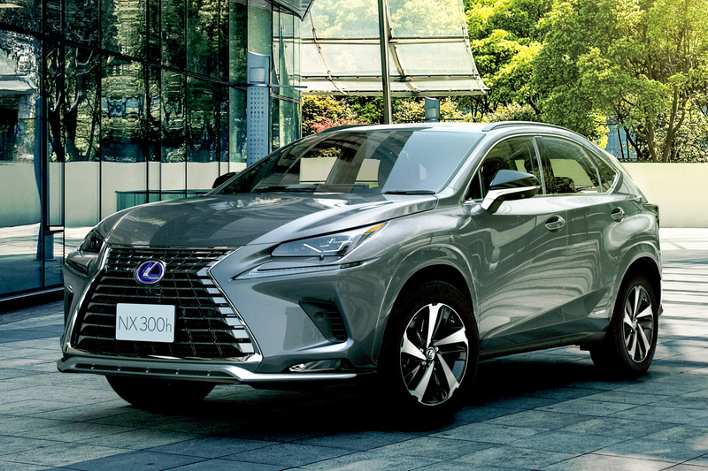 NX300h 特別仕様車“Spice＆Chic”（マーキュリーグレーマイカ）＜オプション装着車＞