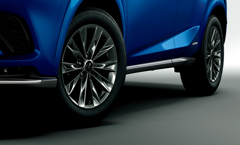 225/60R18タイヤ＆アルミホイール（ブラックスパッタリング）