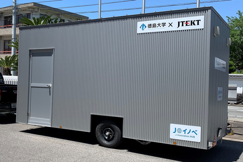 移動型PCR検査施設の外観