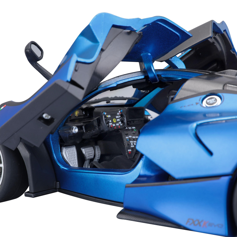 FXX K EVO（世界先行発売カラー）