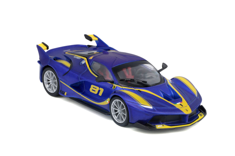 「FXX K」（世界先行発売カラー）