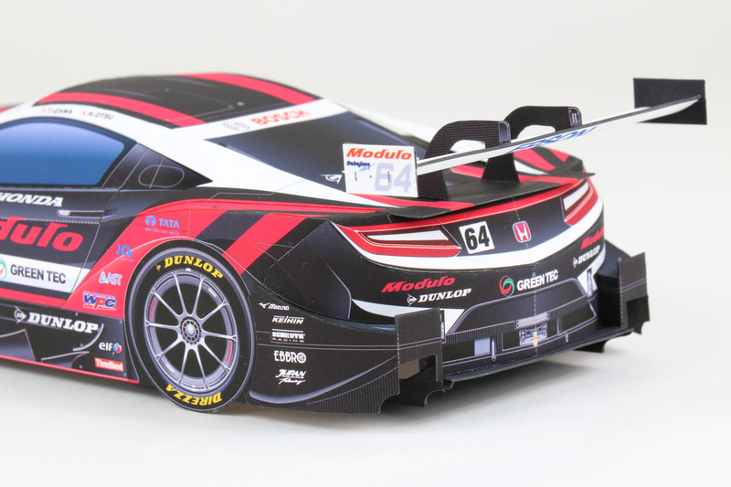 エアロパーツなども忠実に再現される