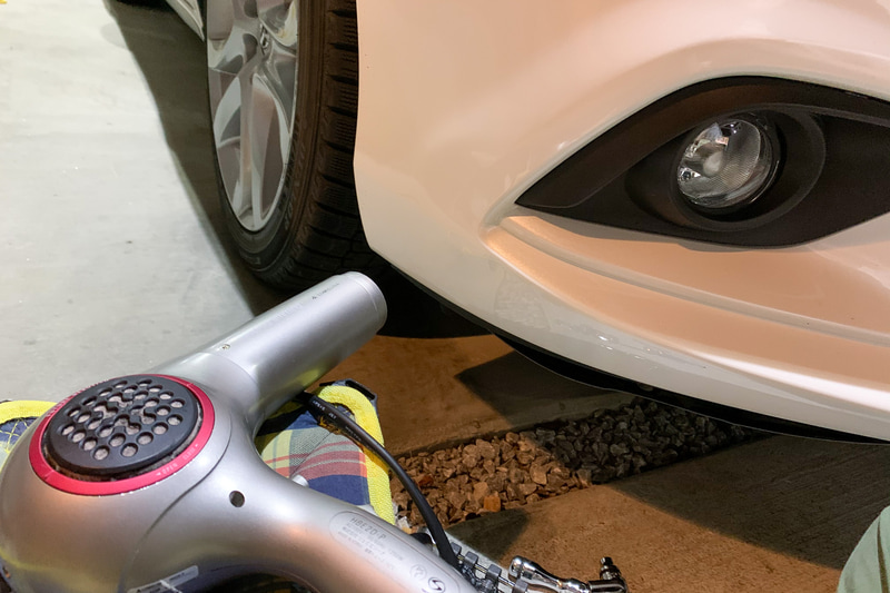 ドライヤーで温めてから押し戻します。その後も熱しては押して冷やしてを繰り返してここまで持って行きました