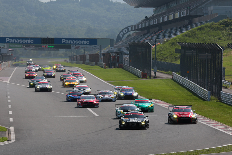 GT300のスタートシーン