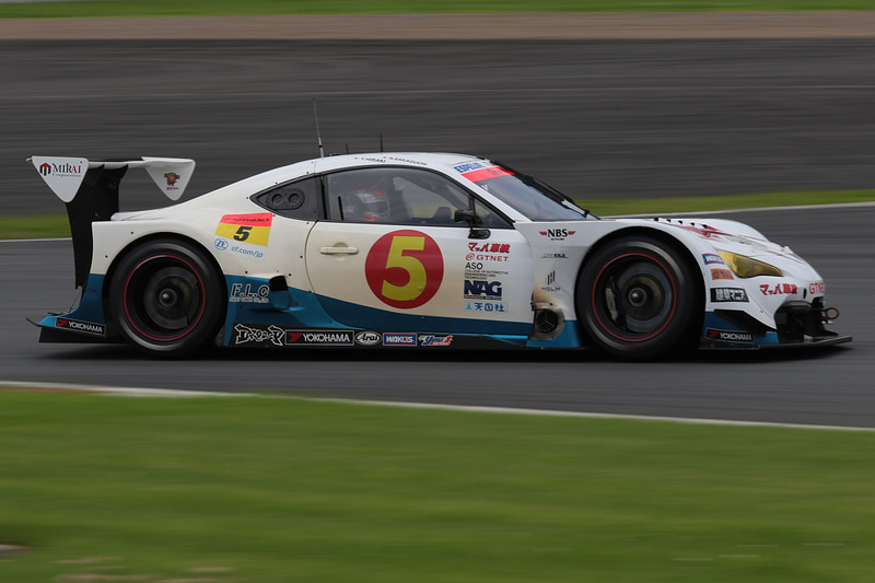 3位は5号車 マッハ車検 GTNET MC86 マッハ号