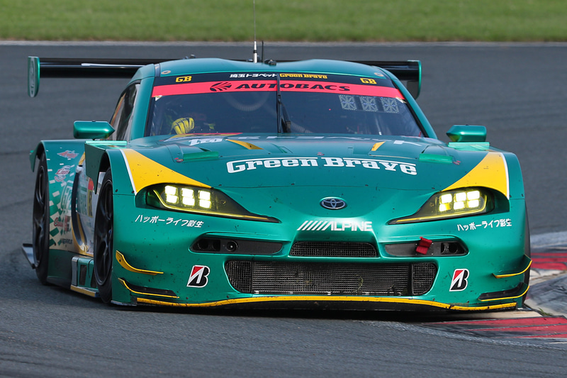 GT300クラスを優勝した52号車 埼玉トヨペットGB GR Supra GT（吉田広樹/川合孝汰組、BS）。GT500クラスもGRスープラが優勝しており、GRスープラは両クラスデビューウィン