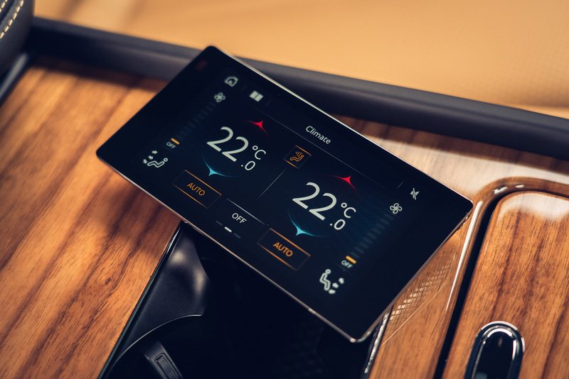 5インチのタッチディスプレイ