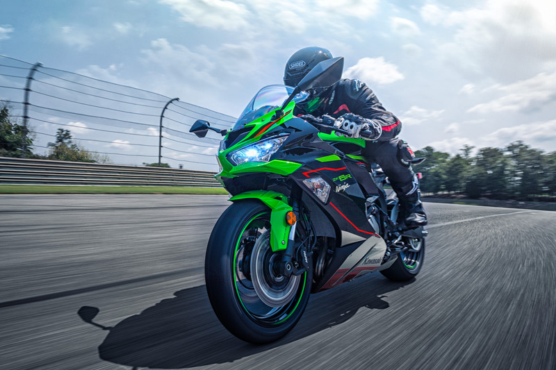 「Ninja ZX-6R KRT EDITION」「Ninja ZX-6R」のNewグラフィックを発売