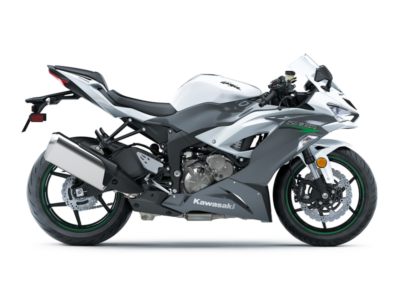 Ninja ZX-6Rのボディカラーはパールクリスタルホワイト×パールストームグレー