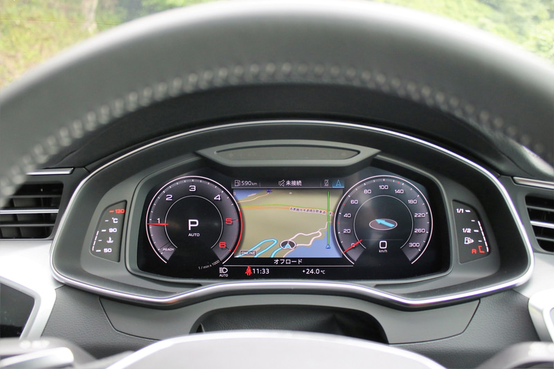 Audiバーチャルコクピットは12.3インチの高精細液晶モニターで、視線をそらさず瞬時に情報を取得できる