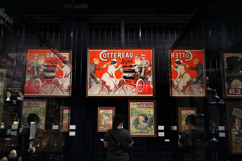 フランスの自転車、自動車メーカー コトリューやタリードゥの地図などのポスターは19世紀後半のもの