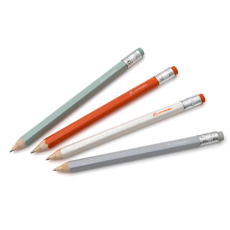 本物の木を使っているため一見鉛筆に見えるという、シトロエンらしいユーモアが感じられるボールペン
