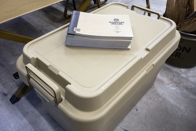 室内、屋外ともにテーブルとして使うこともできる