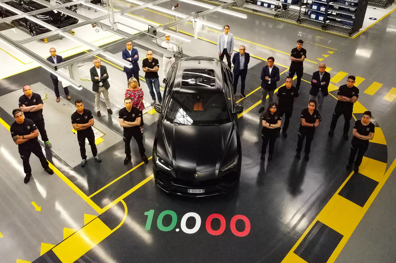 「ウルス」の生産台数が1万台を達成