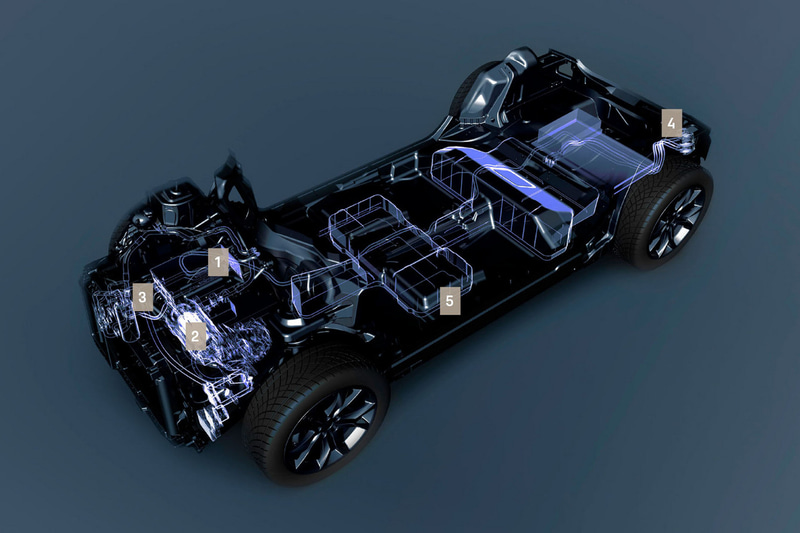 1：7kW車載充電器（オプション：11kW充電器）、2：100kW（136HP）電動モーター、3：高性能ヒートポンプ、4：充電ソケット：自宅充電は7時間30分で100％充電完了（7kW普通充電器）/急速充電は50分で最大80％充電可能（50kW急速充電器）、5：50kWhリチウムイオン電池。航続距離307～331km