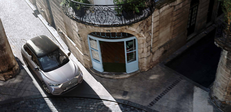 DS 3 CROSSBACK E-TENSEの日本デビュー記念イベントが開催される