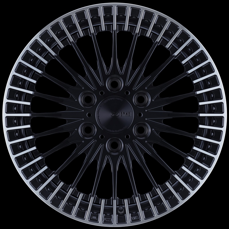 削り出されたデザインをブラックアウトさせ、48本フィンを形成するスポークエンドのみに光輝切削を施し、太陽のような煌びやかさを与え、車両デザインにも同調させることでエレガントな趣をよりいっそう際立たせる