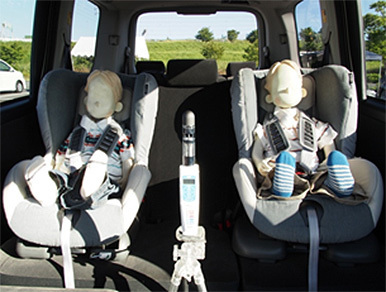 小さな子供は自分では降りられない