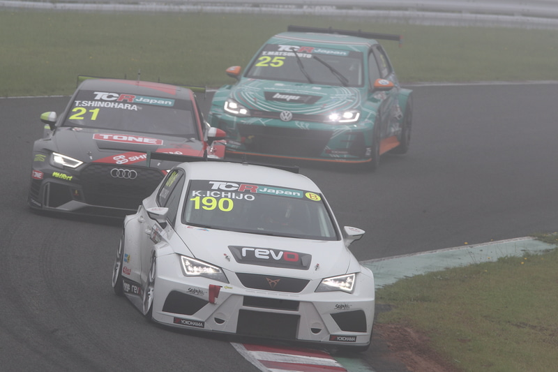 一条選手のクプラが追いつき一時はトップに