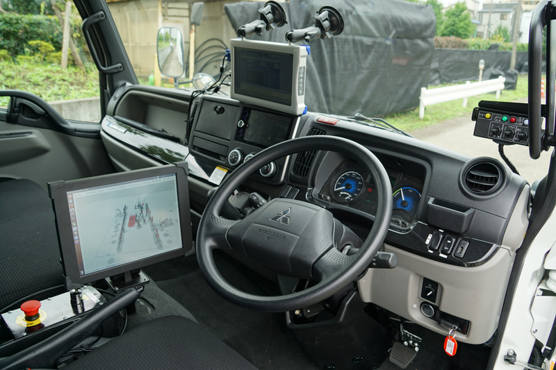 運転席にはLiDARセンサー情報などが表示される