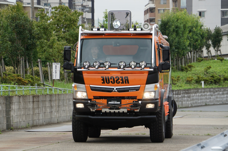 災害レスキュー車のコンセプトモデル「Canter Athena」