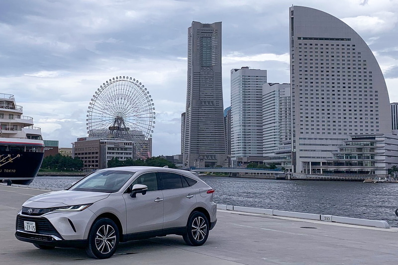 ハリアーの試乗会。横浜の埠頭で。すでに4万5000台の受注があるとか。今ごろはきっと5万台を超えてますね