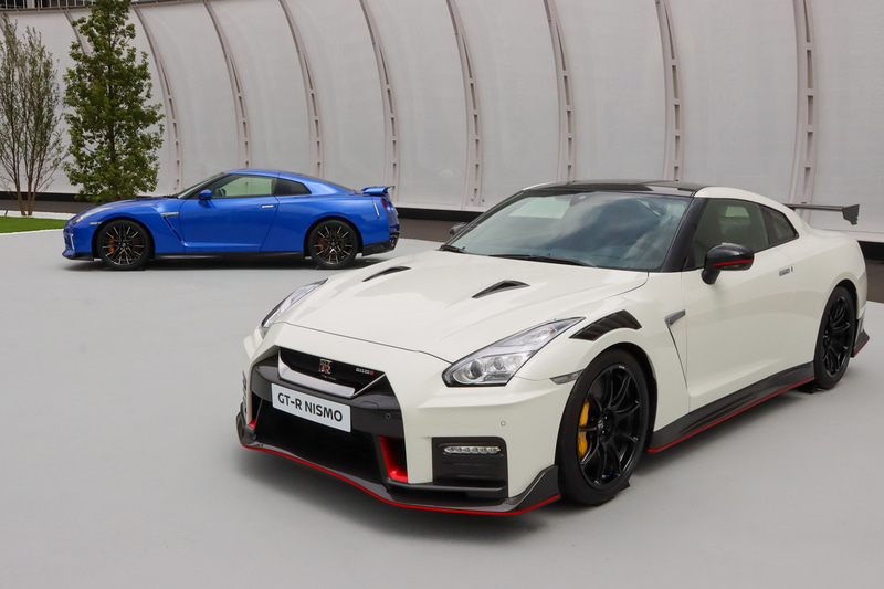 GT-RとGT-R NISMOが展示される