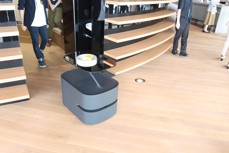 無人給仕ロボット「プロパイロットウエイター」
