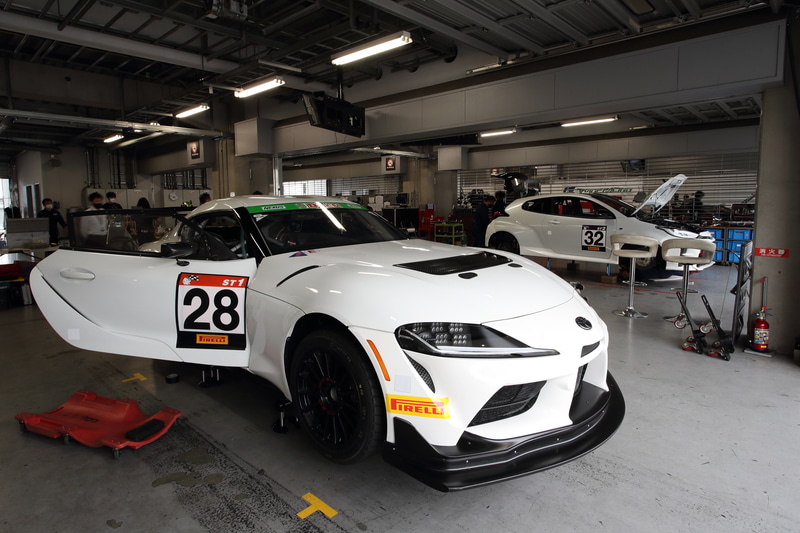 GRスープラのピット風景