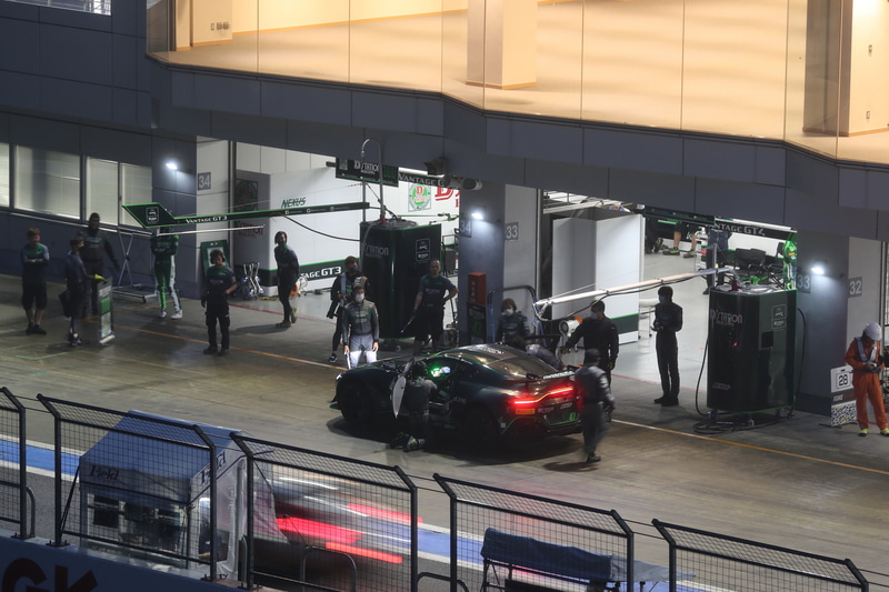 各車夜間のテスト走行も実施