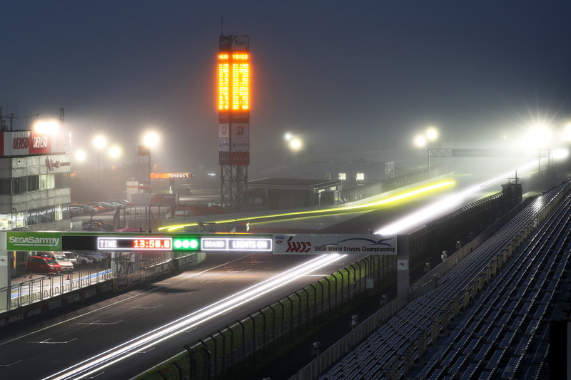 各車夜間のテスト走行も実施