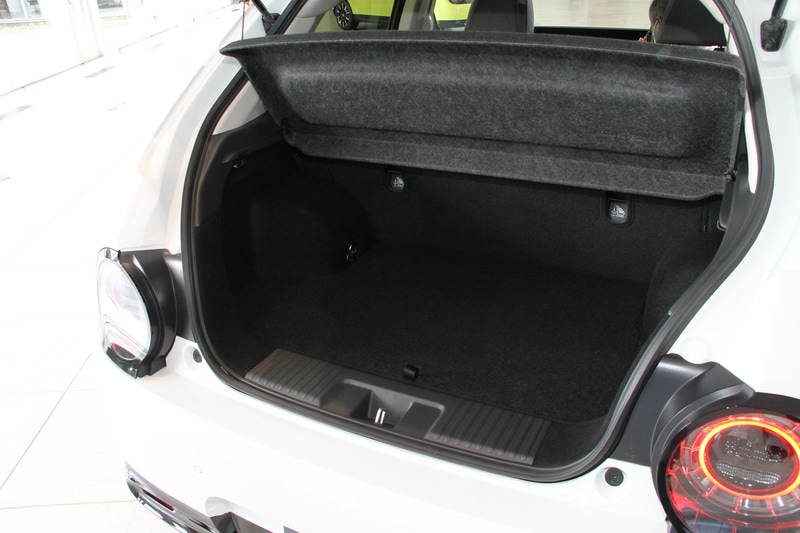 Honda eのインテリア