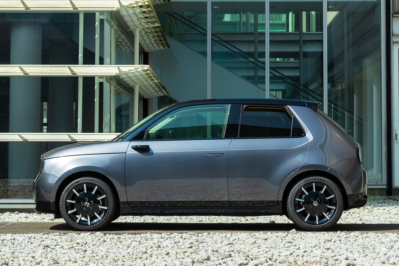 モダンスチール・メタリック