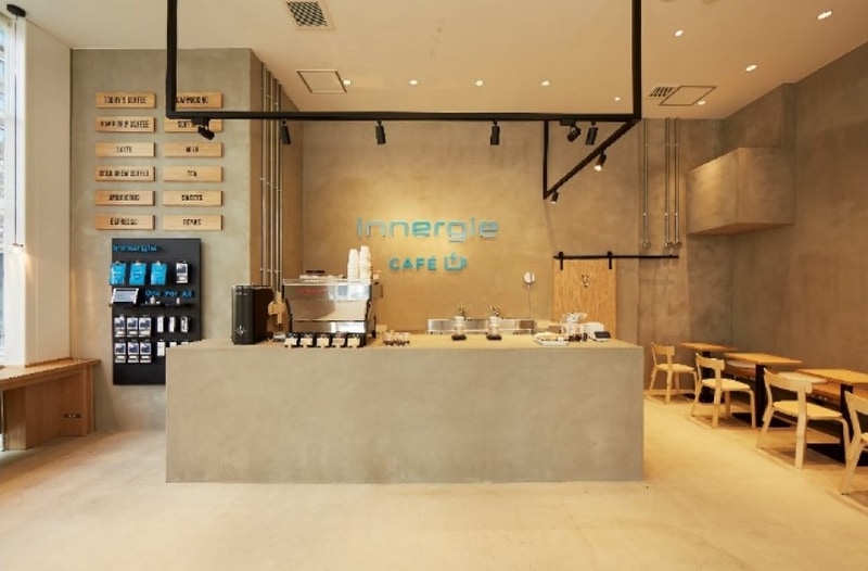 カフェ「Innergie CAFÉ」店内