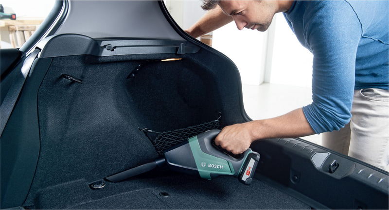 車内清掃に便利なコードレスクリーナー