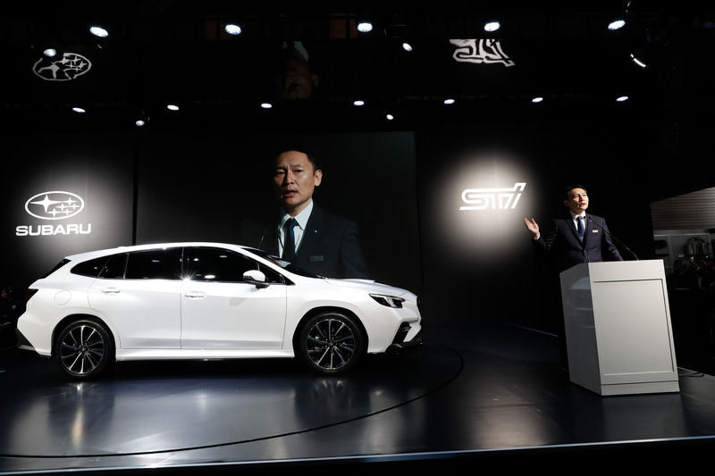 新型レヴォーグ プロトタイプ STI Sportが公開された東京オートサロン2020のスバルブースのようす