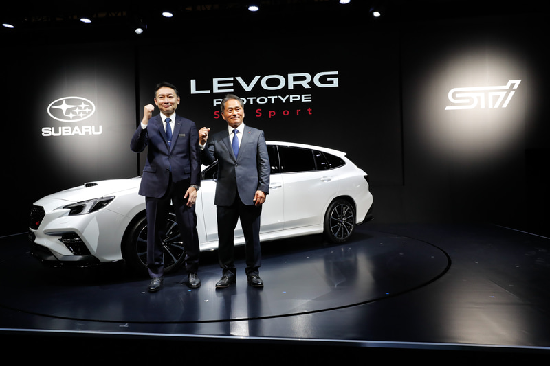 新型レヴォーグ プロトタイプ STI Sportが公開された東京オートサロン2020のスバルブースのようす